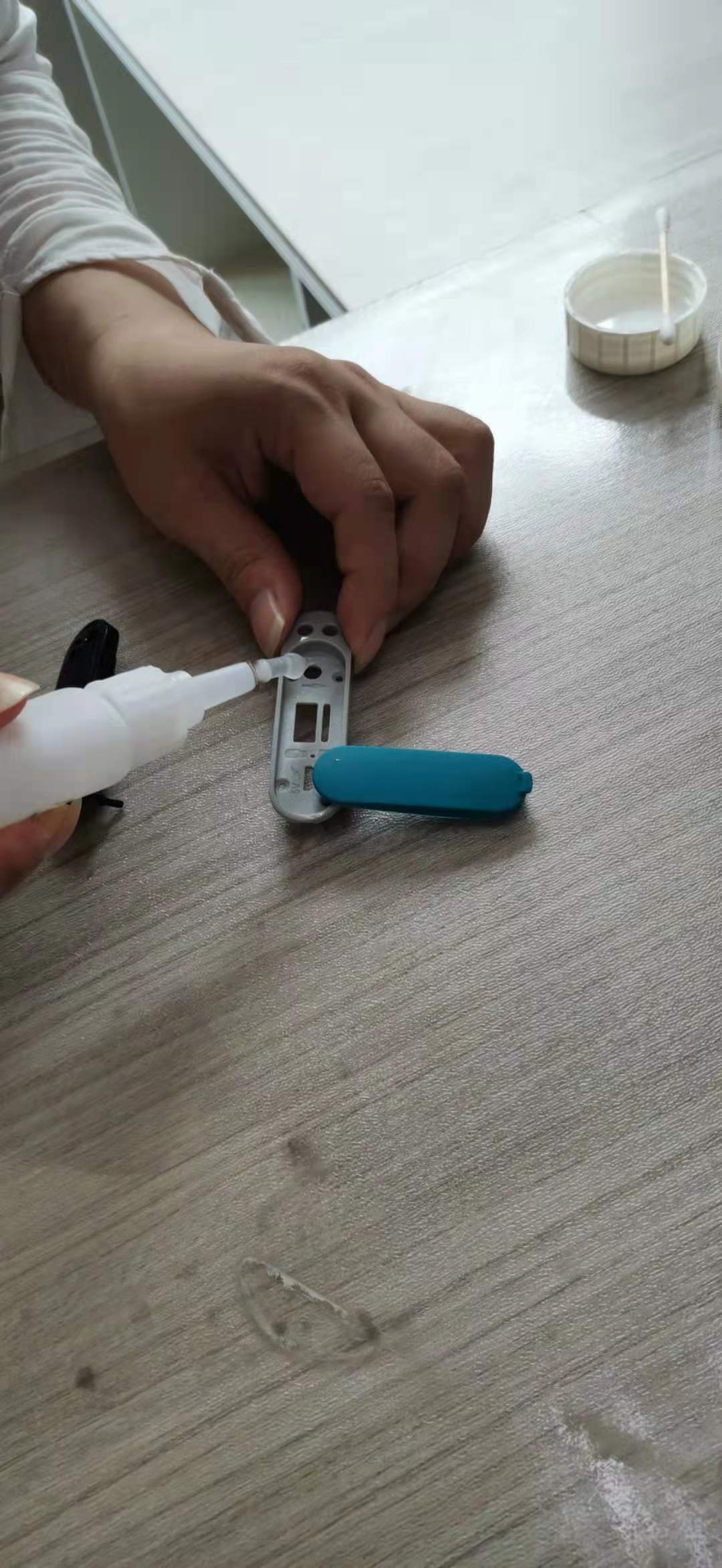 硅胶粘abs瞬间胶水.jpg 硅胶粘abs瞬间胶水.jpg