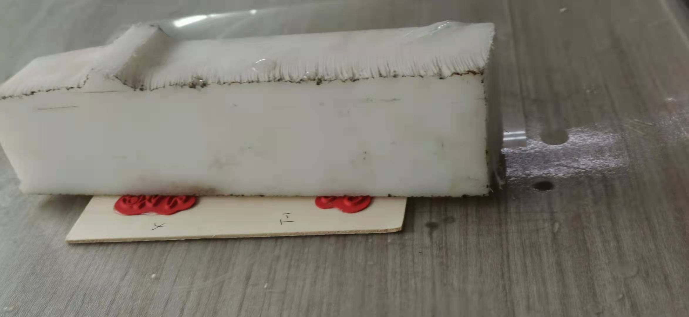 硅胶板用什么胶水粘住.jpg 硅胶板用什么胶水粘住.jpg