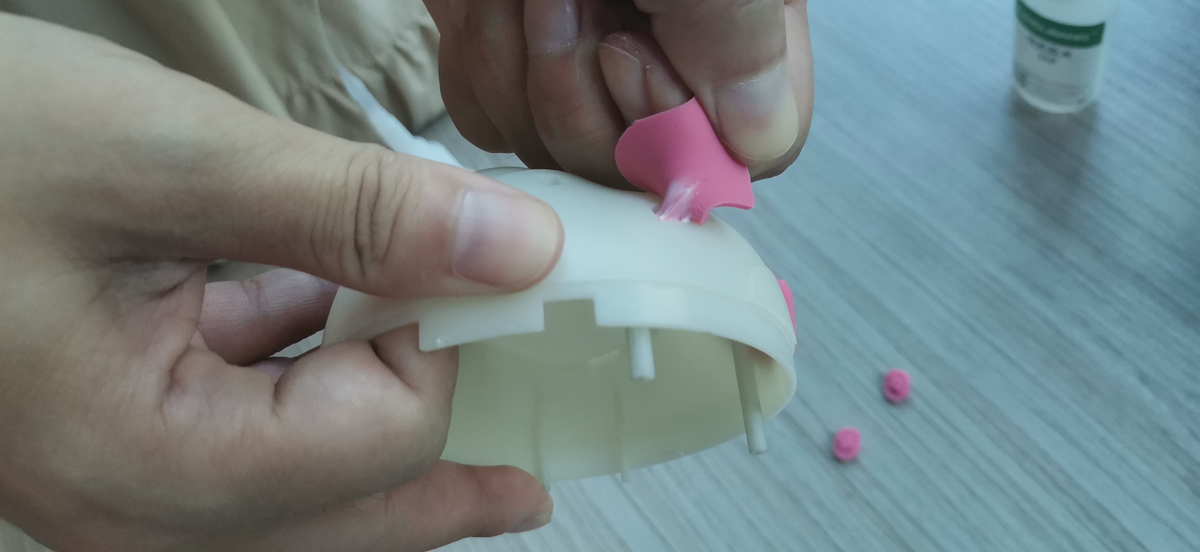 做硅胶暖手宝用什么胶水.jpg.jpg 做硅胶暖手宝用什么胶水.jpg.jpg